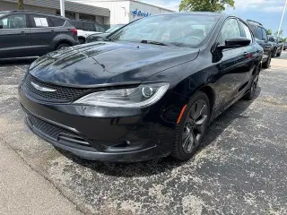 Chrysler 200 2016 AWD S 4p Sedan