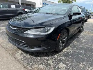 Chrysler 200 2016 AWD S 4p Sedan
