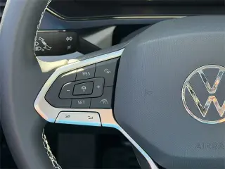 Volkswagen Taos 2023 SE 4dr SUV