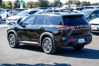 Nissan Pathfinder 2022 SV 4p SUV