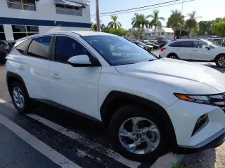 Hyundai TUCSON 2024 SE 4dr SUV (lanzamiento medio del año)