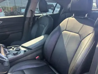 Alfa Romeo Giulia 2017 AWD Base 4dr Sedan