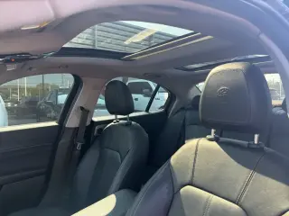 Alfa Romeo Giulia 2017 AWD Base 4dr Sedan