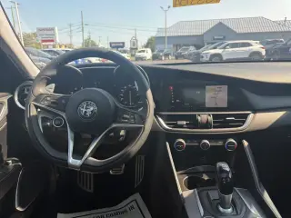Alfa Romeo Giulia 2017 AWD Base 4dr Sedan