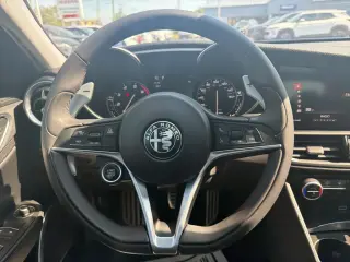 Alfa Romeo Giulia 2017 AWD Base 4dr Sedan