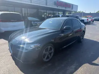 Alfa Romeo Giulia 2017 AWD Base 4dr Sedan