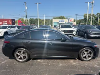 Alfa Romeo Giulia 2017 AWD Base 4dr Sedan