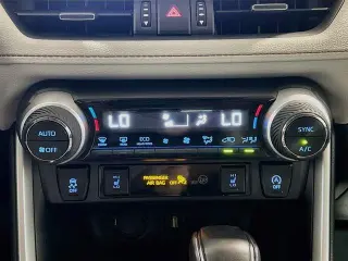 Toyota RAV4 2021 XLE Premium 4dr SUV