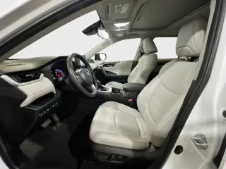 Toyota RAV4 2021 XLE Premium 4dr SUV