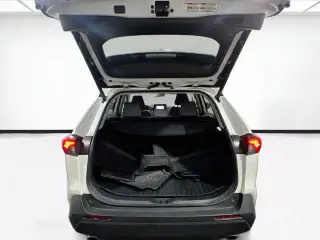 Toyota RAV4 2021 XLE Premium 4dr SUV