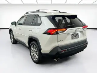 Toyota RAV4 2021 XLE Premium 4dr SUV
