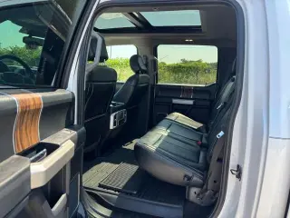 Ford F-150 2019 4x4 Lariat 4p SuperCrew 5.5 ft. CB