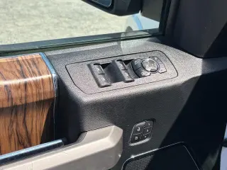 Ford F-150 2019 4x4 Lariat 4p SuperCrew 5.5 ft. CB