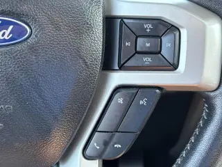 Ford F-150 2019 4x4 Lariat 4p SuperCrew 5.5 ft. CB