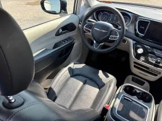 Chrysler Pacifica 2024 Touring L 4puertas Minivan