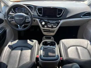 Chrysler Pacifica 2024 Touring L 4puertas Minivan