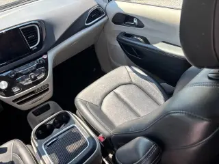 Chrysler Pacifica 2024 Touring L 4puertas Minivan