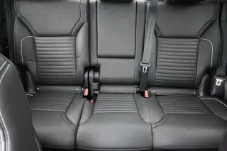 Land Rover Discovery 2024 AWD P300 Dinámico SE 4p SUV