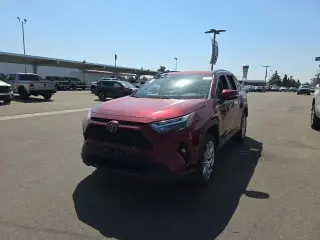Toyota RAV4 2024 AWD XLE Premium 4dr SUV