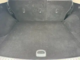 Genesis GV70 2025 AWD 2.5T Estándar 4p SUV