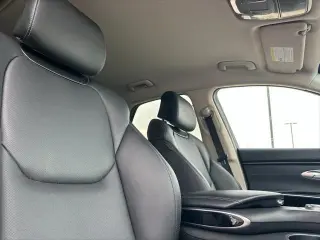 Genesis GV70 2025 AWD 2.5T Estándar 4p SUV