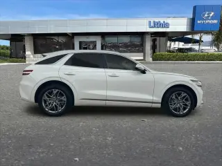 Genesis GV70 2025 AWD 2.5T Estándar 4p SUV