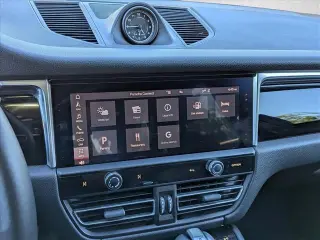 Porsche Macan 2022 AWD 4p SUV