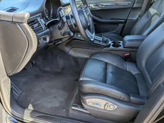 Porsche Macan 2022 AWD 4p SUV
