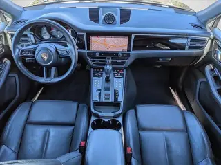 Porsche Macan 2022 AWD 4p SUV