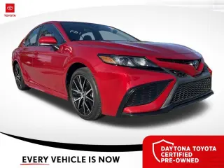 Toyota Camry 2024 SE Sedán 4 puertas