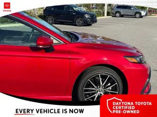 Toyota Camry 2024 SE Sedán 4 puertas