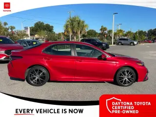 Toyota Camry 2024 SE Sedán 4 puertas