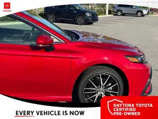 Toyota Camry 2024 SE Sedán 4 puertas