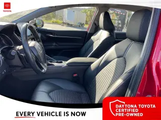 Toyota Camry 2024 SE Sedán 4 puertas
