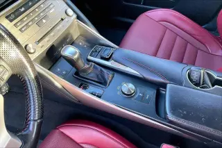 Lexus IS 300 2020 4dr Sedán