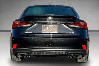 Lexus IS 300 2020 4dr Sedán