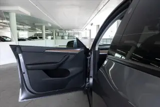 Tesla Modelo Y 2025 Long Range 4p Crossover