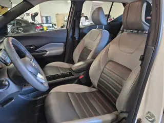 Nissan Kicks 2024 SR 4dr Crossover