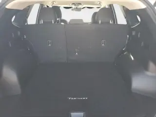 Hyundai TUCSON 2024 SEL 4dr SUV (versión de mitad de año)