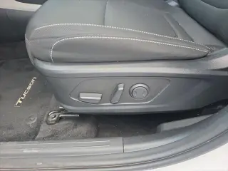 Hyundai TUCSON 2024 SEL 4dr SUV (versión de mitad de año)
