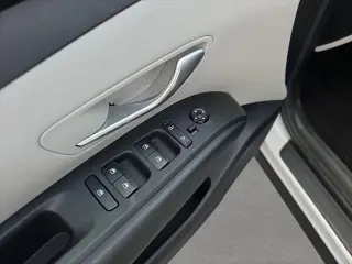 Hyundai TUCSON 2024 SEL 4dr SUV (versión de mitad de año)