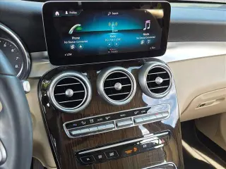 Mercedes-Benz GLC 2021 GLC 300 SUV de 4 puertas