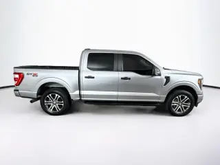 Ford F-150 2023 4x4 XL 4dr SuperCrew 5.5 ft. SB
