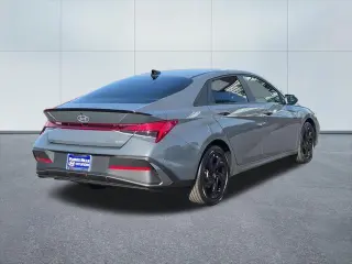 Hyundai ELANTRA Hybrid 2026 SEL Sport 4dr Sedan