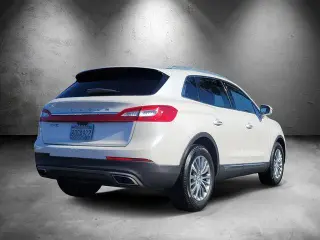 Lincoln MKX 2018, versión Select, SUV de 4 puertas