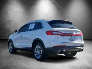 Lincoln MKX 2018, versión Select, SUV de 4 puertas