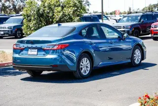 Toyota Camry 2025 LE Sedán de 4 puertas