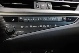 Lexus ES 300h 2020 4dr Sedán