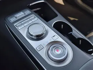 Genesis GV70 2022 AWD 2.5T Estándar 4p SUV