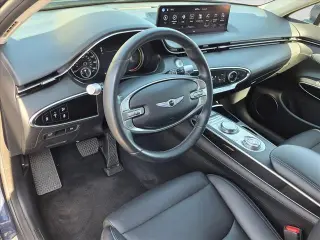 Genesis GV70 2022 AWD 2.5T Estándar 4p SUV